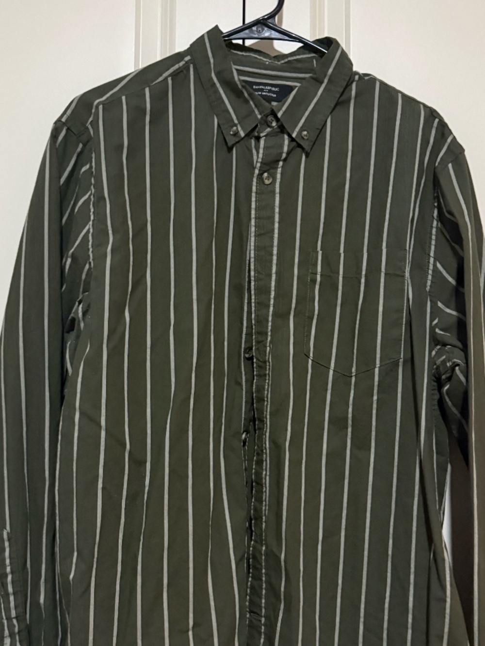 Banana Republic Slim Untucked Dress Shirt - L
